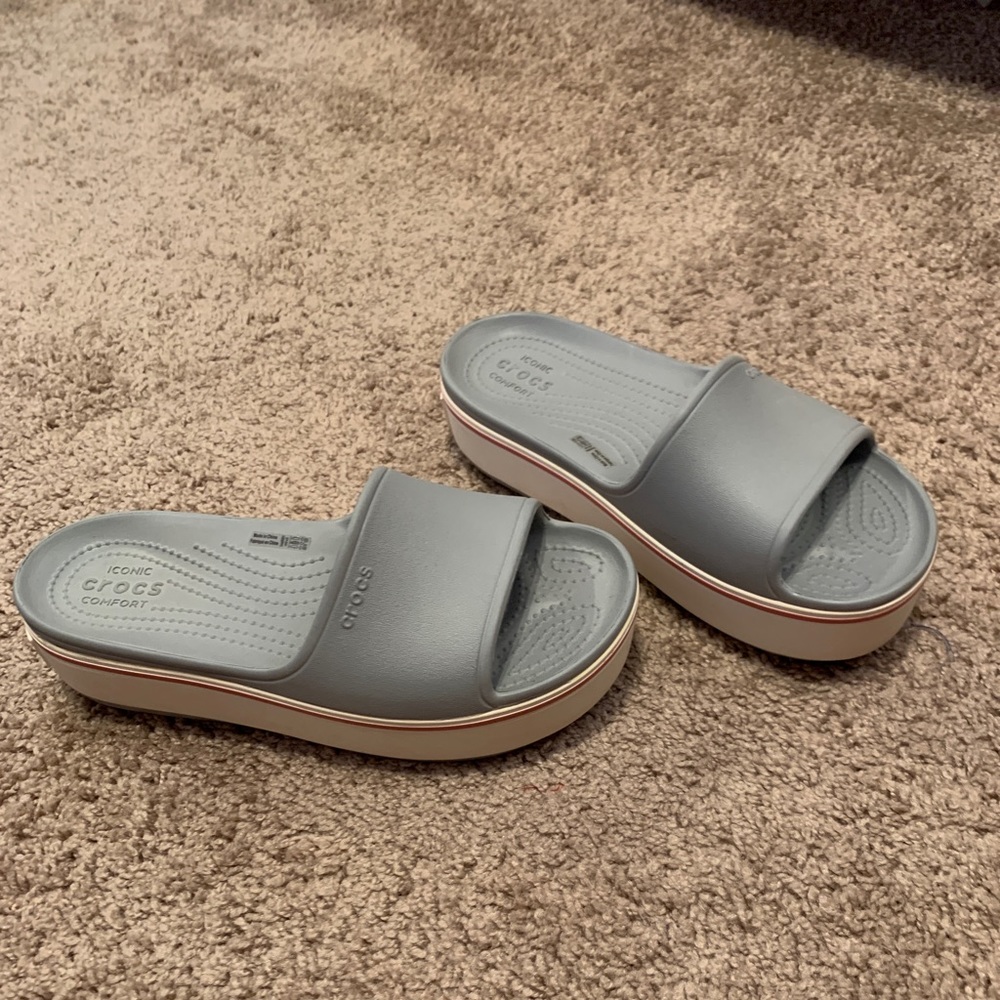 Crocs crocband platform slides in grey